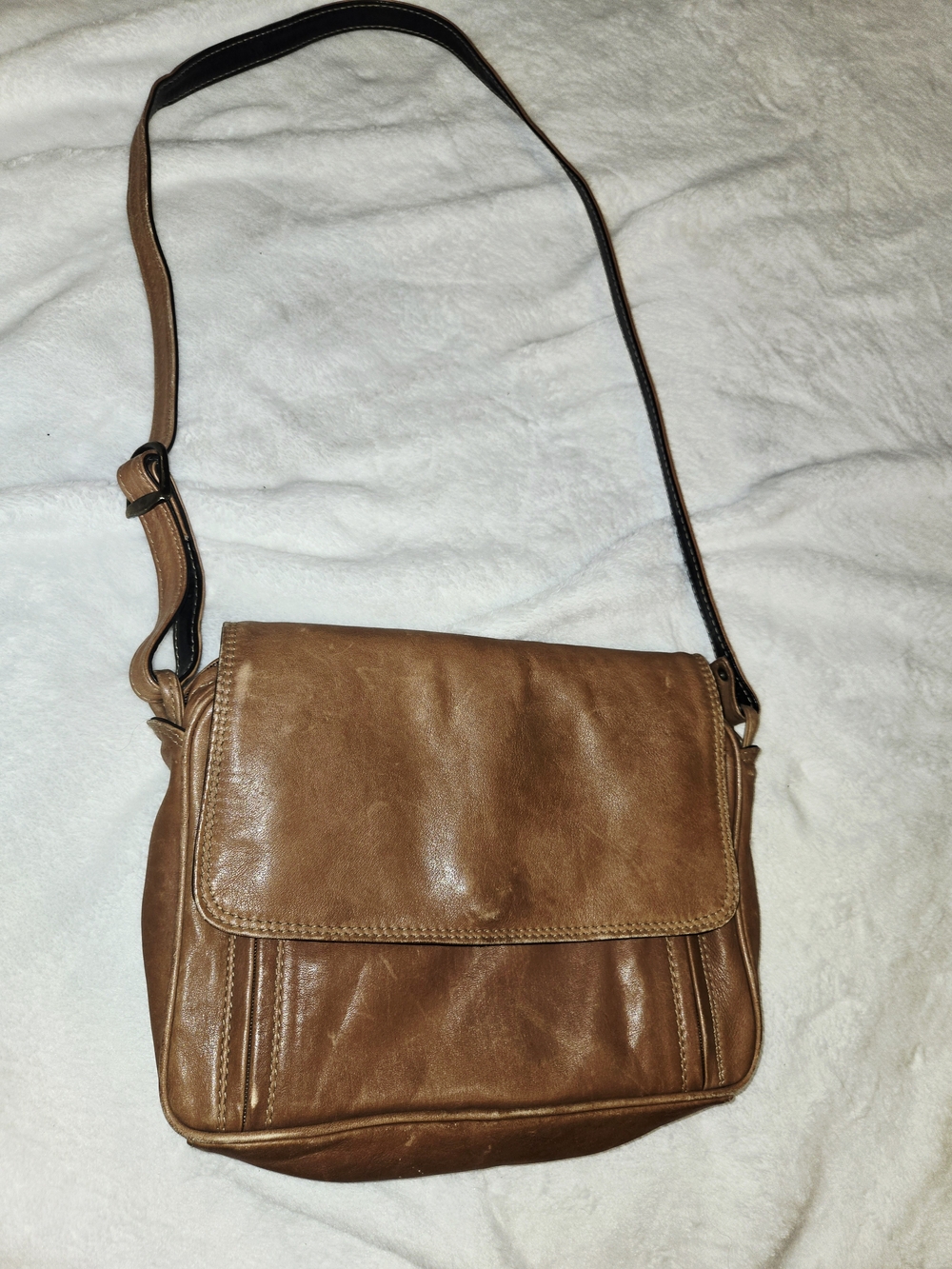 Women's Tan Leather Crossbody Flap Bag